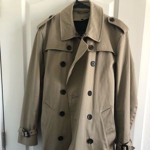 Banana Republic Trench. Khaki Color